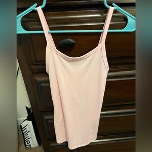 pink tank top